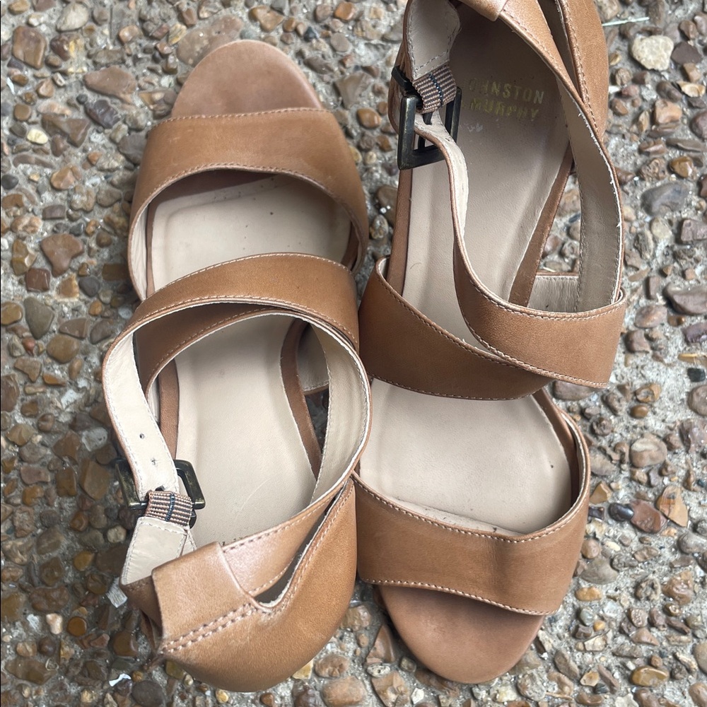 Johnston & Murphy Beige Sandals with Buckle